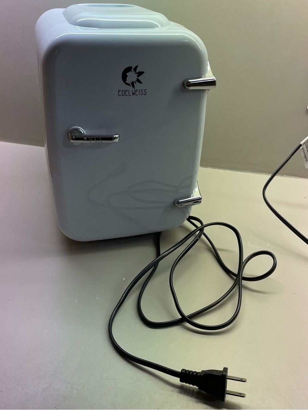 Edelweiss Mini Fridge in Gloss White
